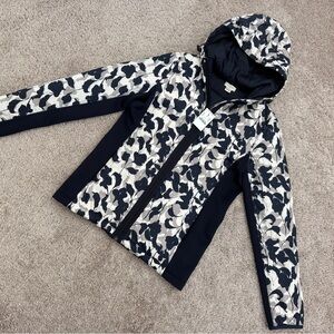 NWT J.crew Women’s Navy and White Floral Patterned Puffer Jacket size XS
